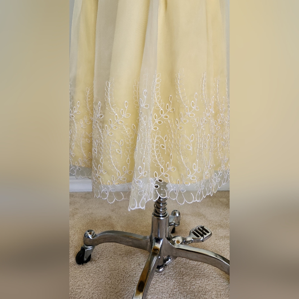 Convertible Strapless Eyelet Dress - Picture 4 of 16